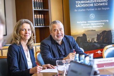 Gesellschaft, Mensch, Bevölkerung, Personalie, Tourismus, Wandern, Elbsandstein, Felsen, Natur, Hobby, Freizeit