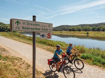 Der Elberadweg in Coswig bei Dresden in Sachsen, Foto: Tourismusverband Sächsische Schweiz, Felix Meyer