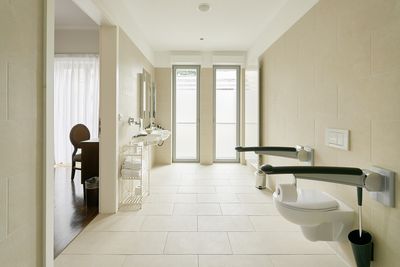 Barrierefreies Badezimmer im Hotel "Elbresidenz" an der Therme Bad Schandau