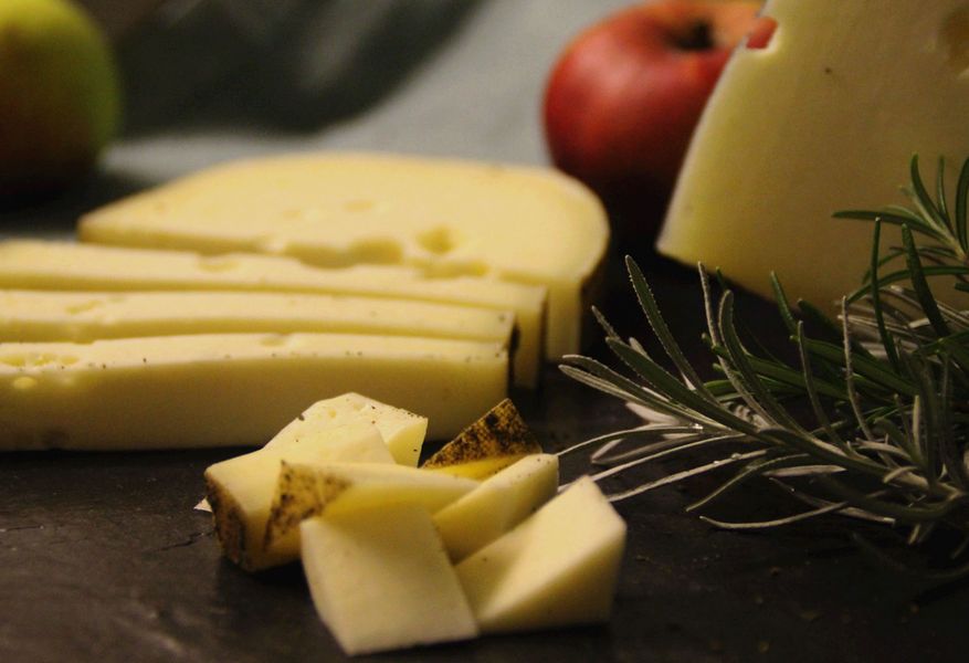 Käse von der Schmalzmühle im Fränkischen Seenland. Bildnachweis: Archiv Tourismusverband Fränkisches Seenland und Partner/Florian König