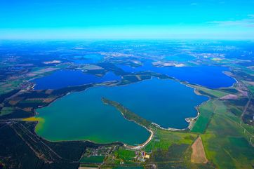 Traum für Freizeitkapitäne: Am 29. Juni verschmelzen fünf Seen im Lausitzer Seenland über schiffbare Kanäle zu einem Wasserwanderparadies. Foto: Tourismusverband Lausitzer Seenland, Steffen Rasche