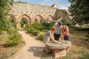 Memleben, Matte, Sommer, Kloster, Kaiserpfalz, Personen , Sonne, Museum