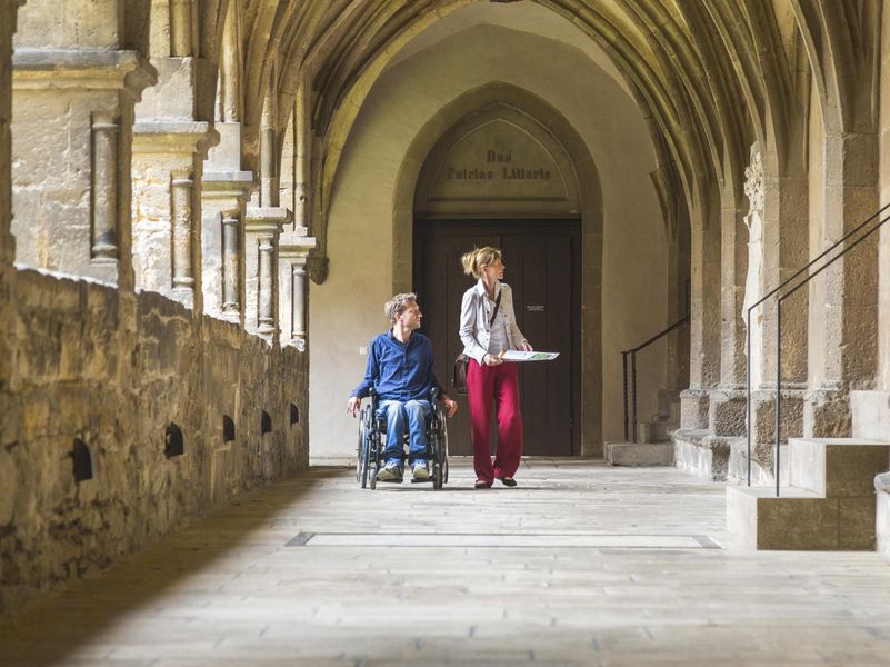 Barrierearmer Rundgang im Naumburger Dom, Foto: Saale-Unstrut-Tourismus e.V., ro:stoff media GbR | Roy Dietrich