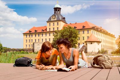 Park, Personen , Schloss , Schloss Moritzburg, Schlosspark , Sommer, Sonne , Transmedial, Wolken, Zeitz, blauer Himmel