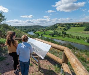 Landschaft, Matte, Personen, Rothenburg, Saale, Saaledurchbruch, Sommer, Wolken, blauer Himmel
