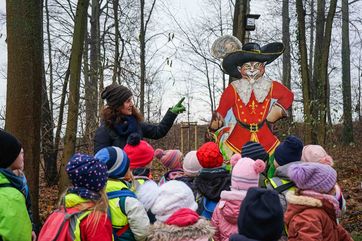 Märchenhaftes Weihnachtsprogramm für Kita-Kinder im Landkreis: Auch die Märchenfiguren im Festungswald können entdeckt werden, Foto: Festung Königstein gGmbH